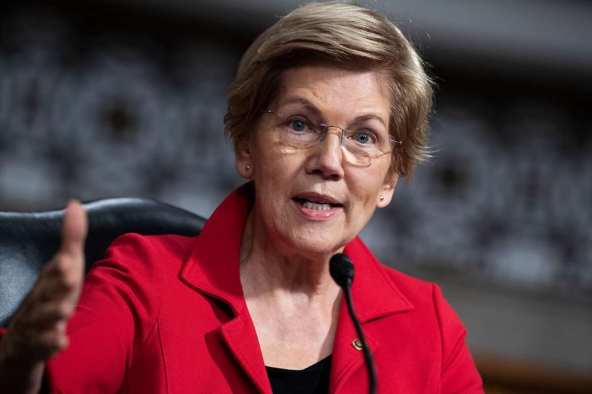 Massachusetts Democrat Elizabeth Warren and other senators want the Pentagon to force laggard housing contractors to provide a "tenant bill of rights" as required by law. 